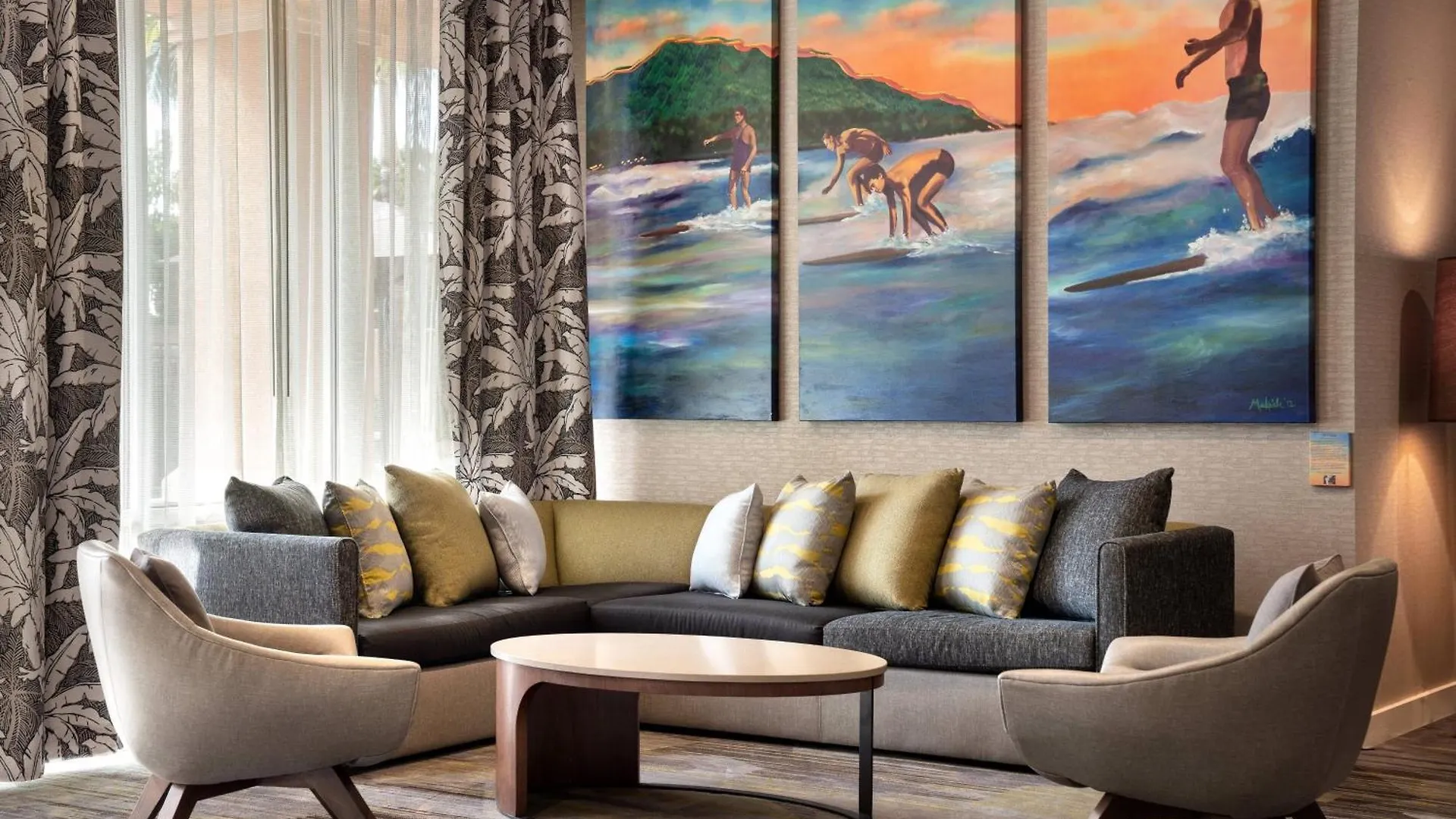 Courtyard By Marriott Maui Kahului Airport Hotel