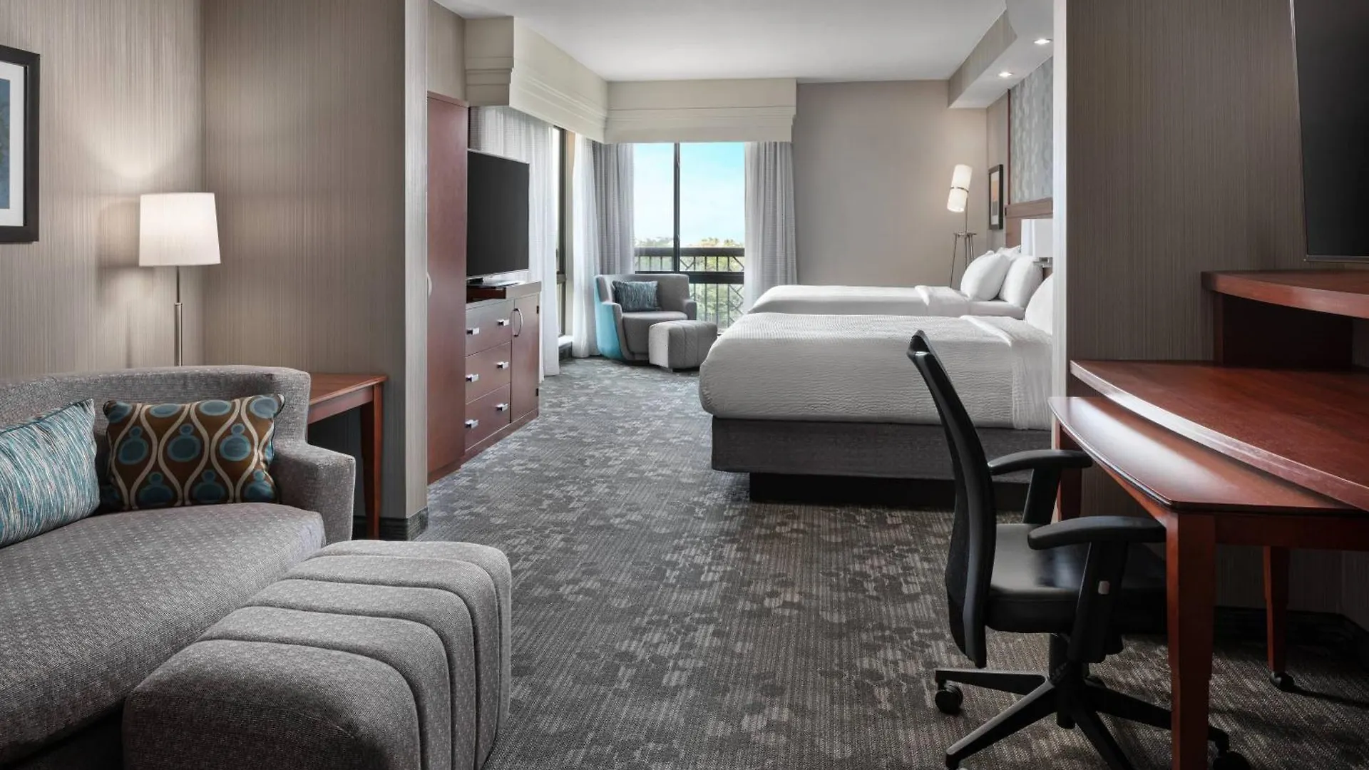 Courtyard By Marriott Maui Kahului Airport Hotel 3*,